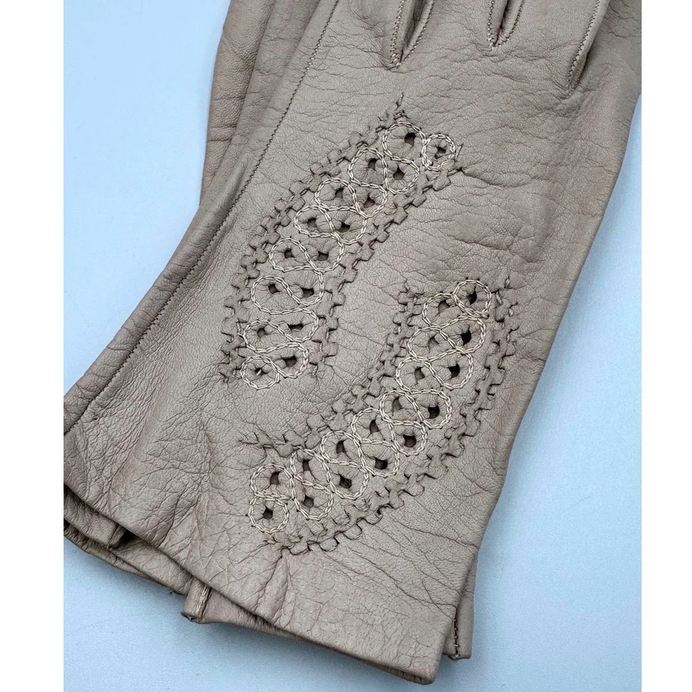 VTG Taupe Leather Decorative Embroidered Perforated Detail Gloves Womens Sz 7.5